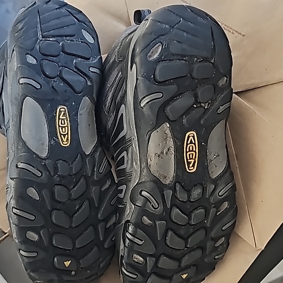 KEEN Men's Oakridge Mid Waterproof Hiking Boots Black/Gray - Picture 7 of 8